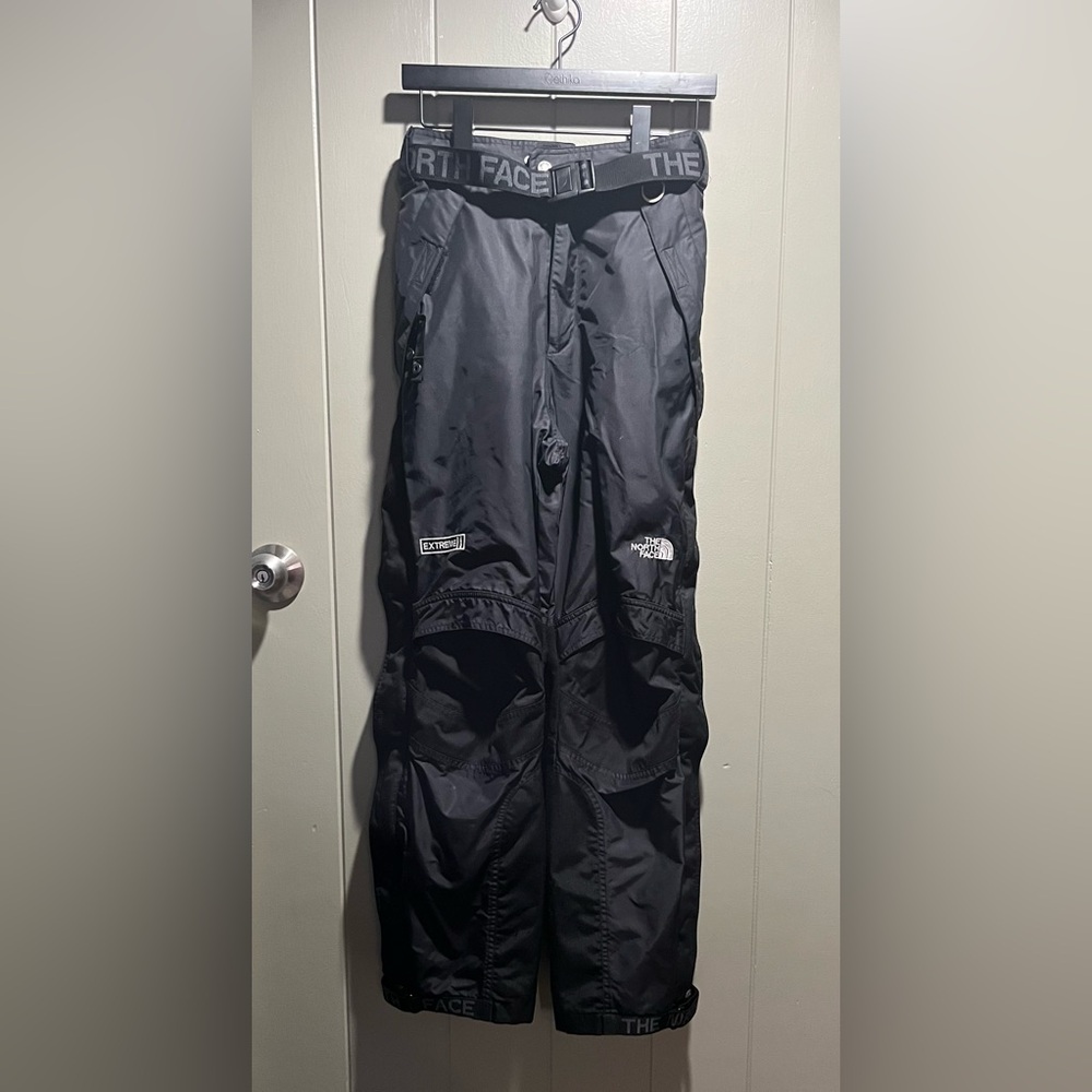 Vintage Women’s SZ 8 The North Face Extreme windbreaker ski pants.